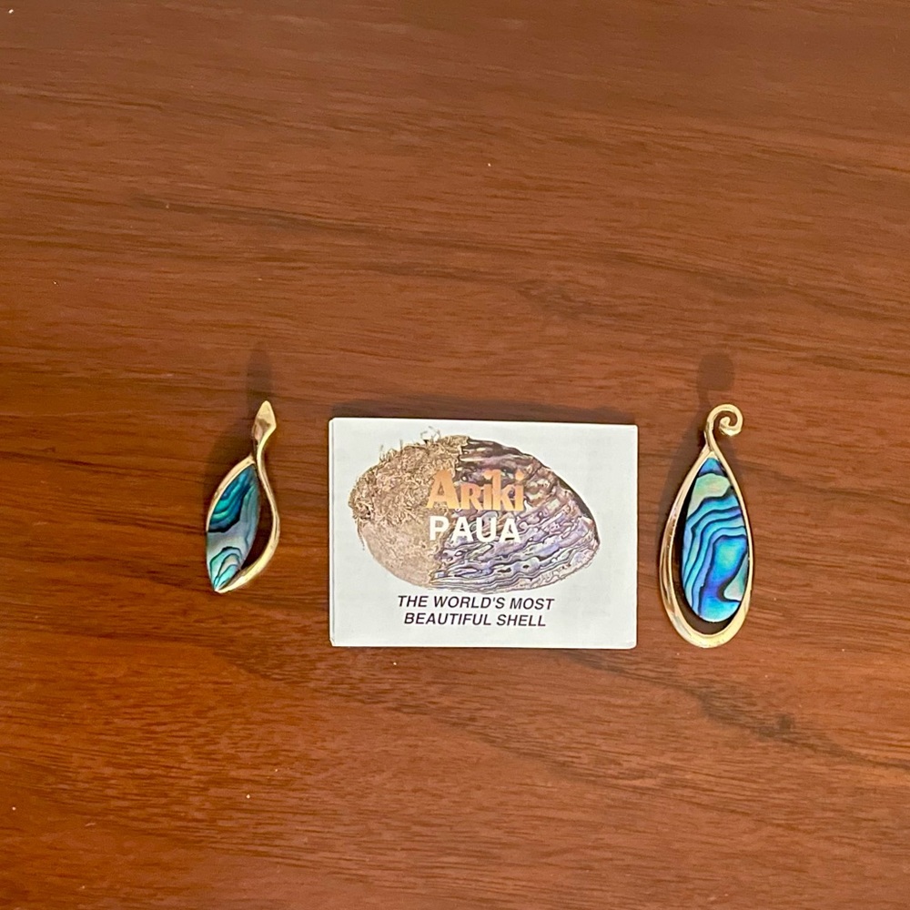 alabaster pendant set